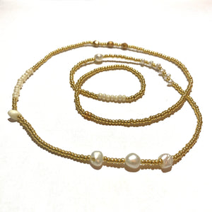 THE MAKERY LOOPSTRING WITH GOLD AND PEARLS