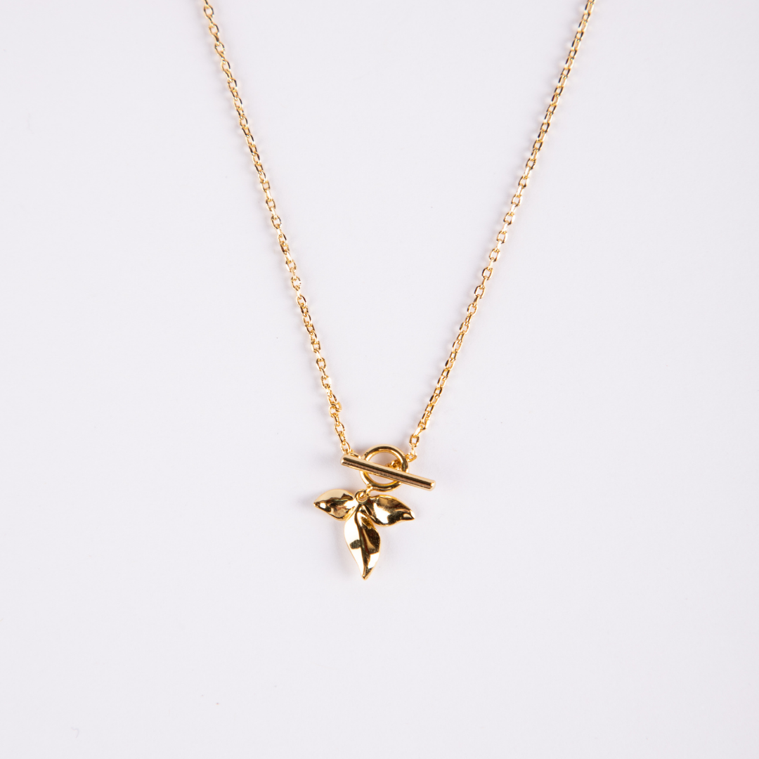 curAtiv CARMONA BRASS GOLD PLATED NECKLACE WITH T BAR AND FLOWER